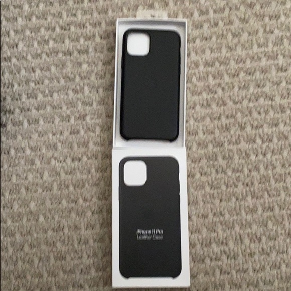Apple iPhone 11 Pro leather case - Picture 2 of 4